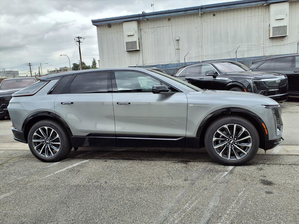 2026 Cadillac Lyriq Sport photo 4