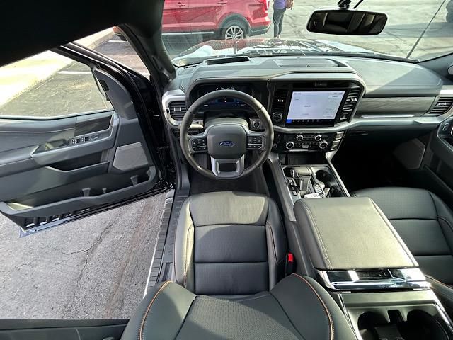 2025 Ford F-150 Lariat photo 37