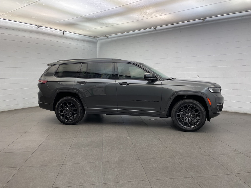 2025 Jeep Grand Cherokee L Summit Reserve photo 2