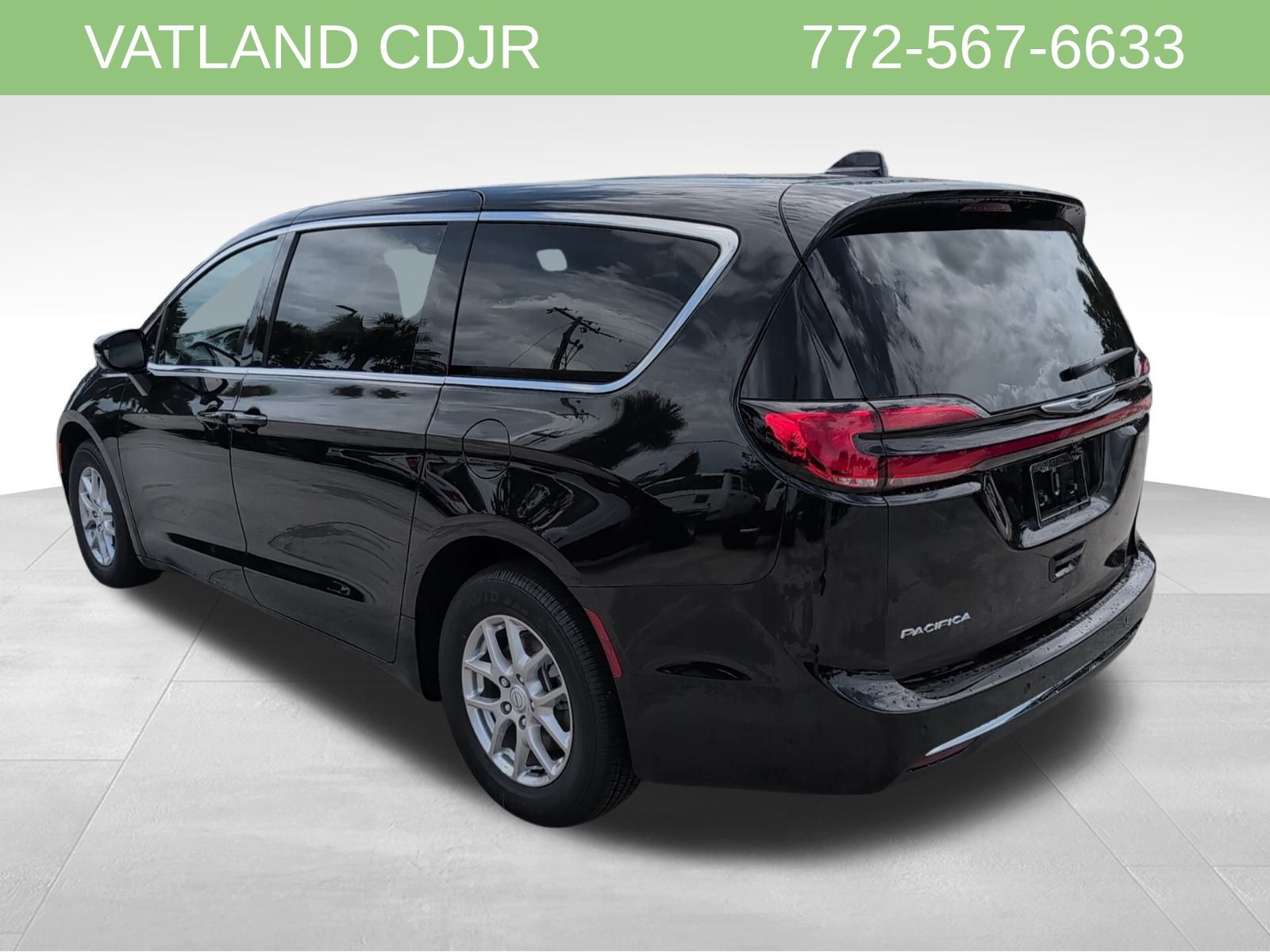 2026 Chrysler Pacifica photo 6
