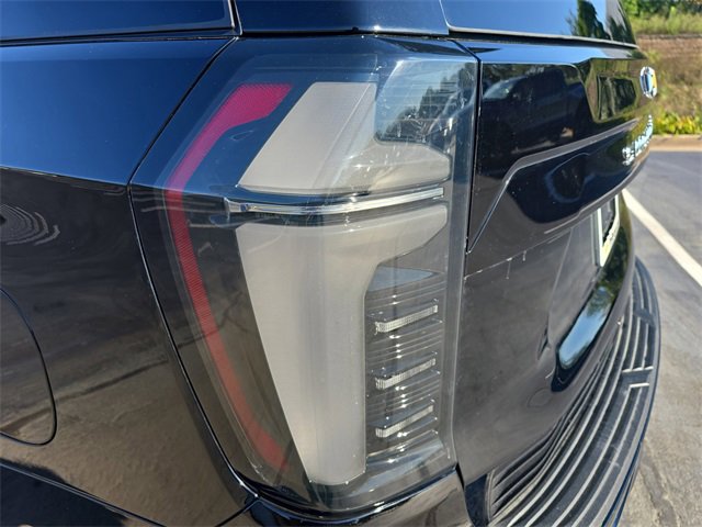 2025 Chevrolet Suburban Premier photo 34