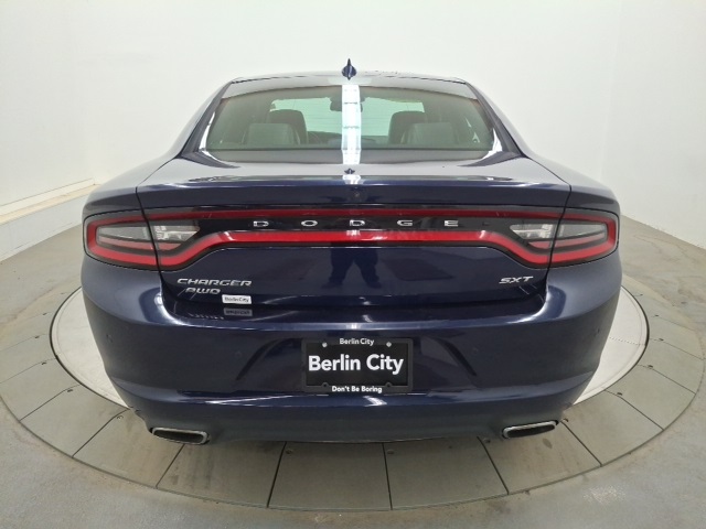 2016 Dodge Charger SXT photo 2