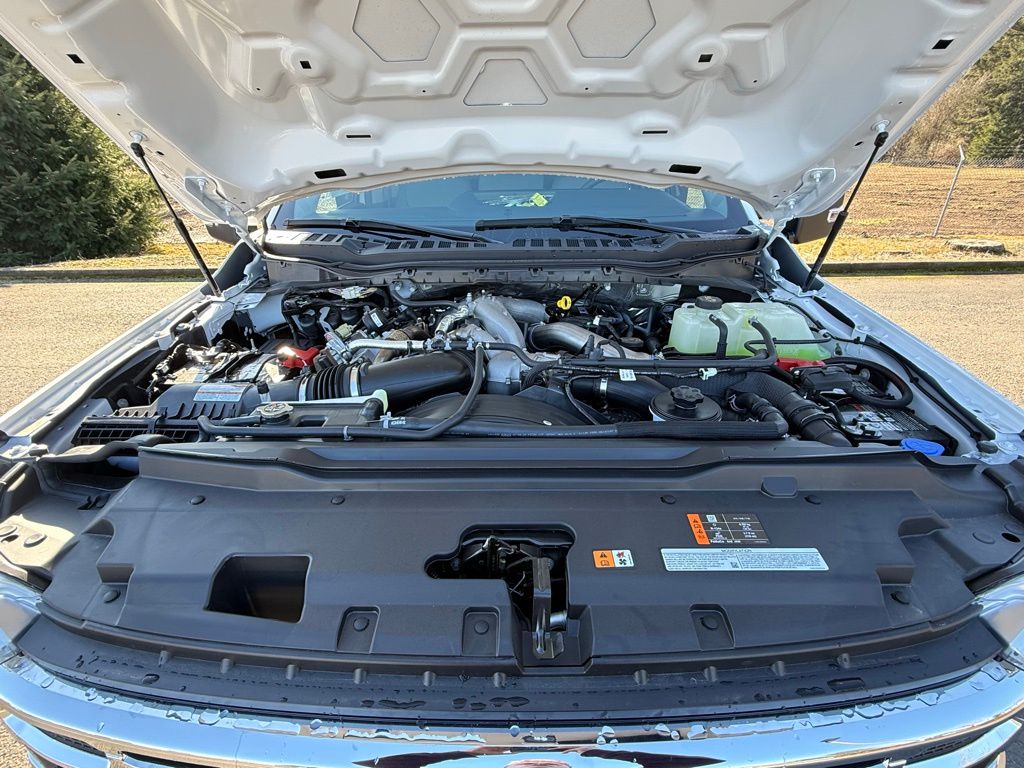 2024 Ford F-450 photo 3