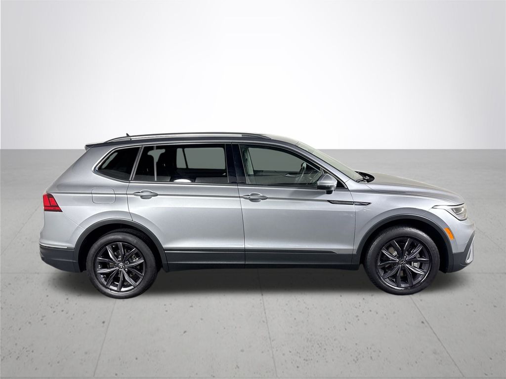 2024 Volkswagen Tiguan SE Wolfsburg Edition photo 5