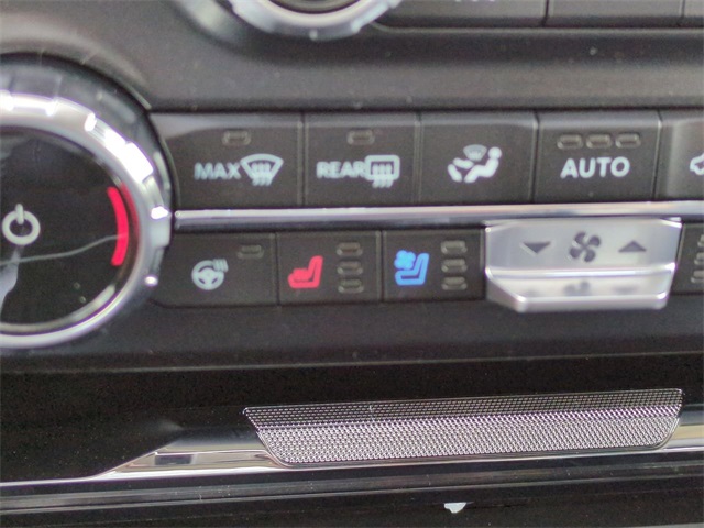 2025 Ford F-350 Lariat photo 24