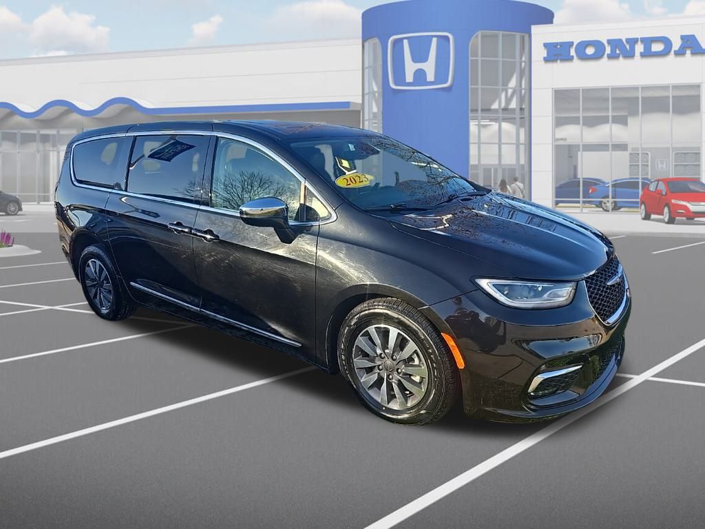 2023 Chrysler Pacifica Hybrid Limited