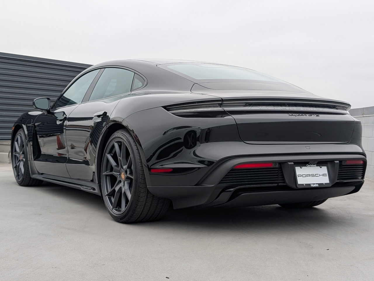 2025 Porsche Taycan GTS photo 3