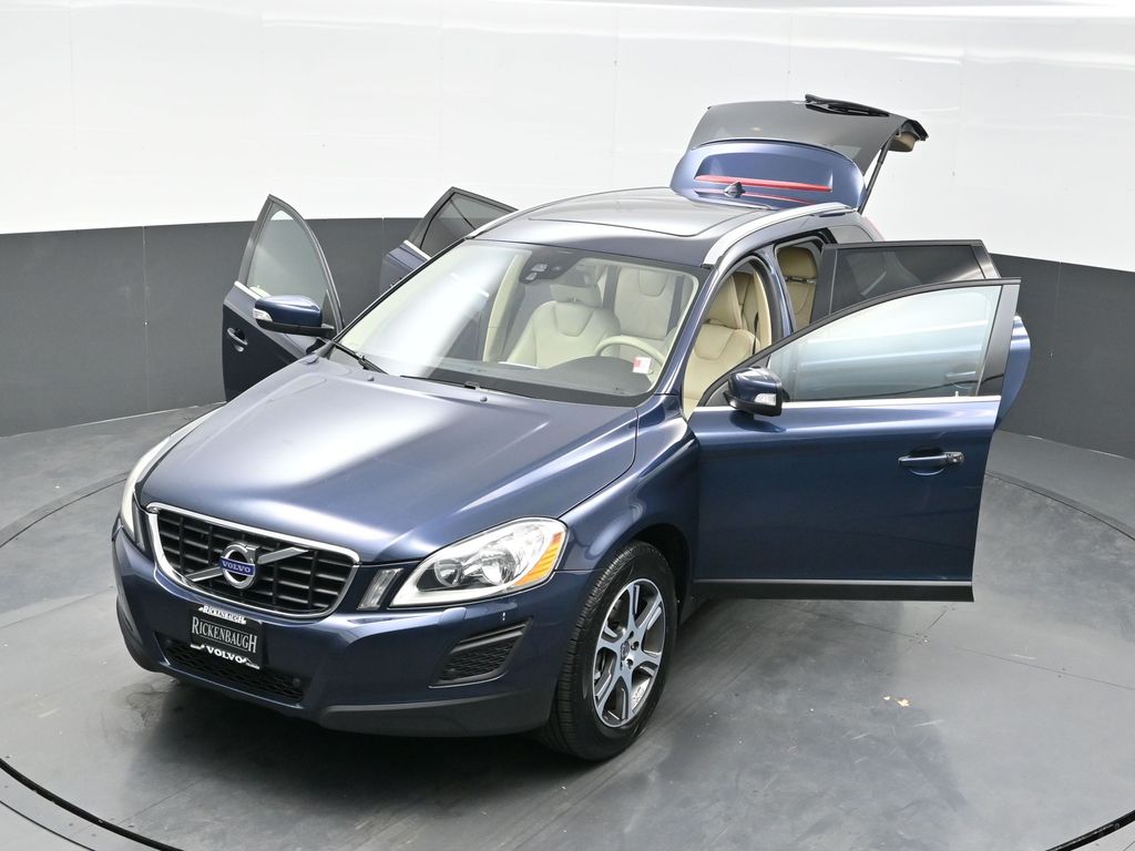 2012 Volvo XC60 T6 Premier Plus photo 35