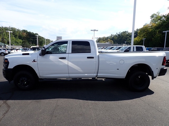 2026 Ram 3500 Tradesman photo 2