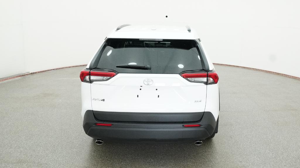 2025 Toyota RAV4 XLE photo 18
