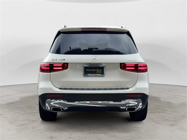 2025 Mercedes Benz GLB 250 4MATIC photo 4