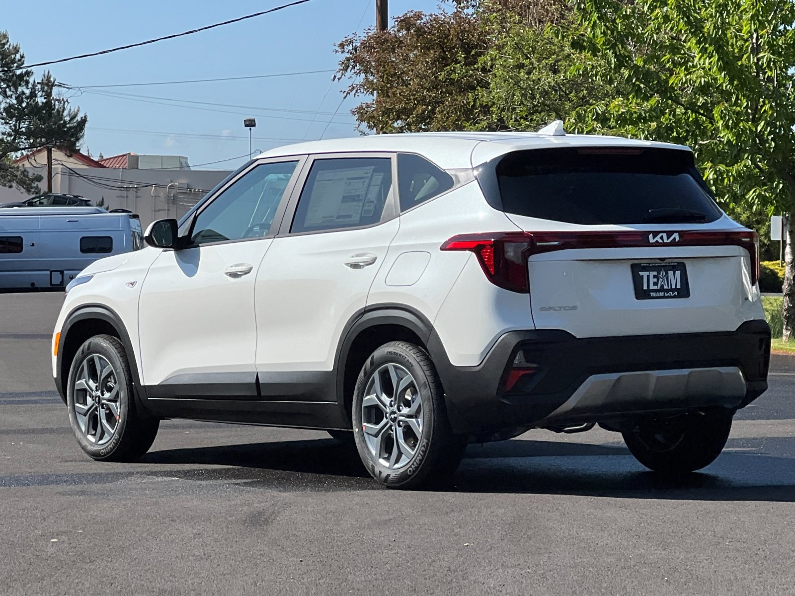 2025 Kia Seltos LX photo 4