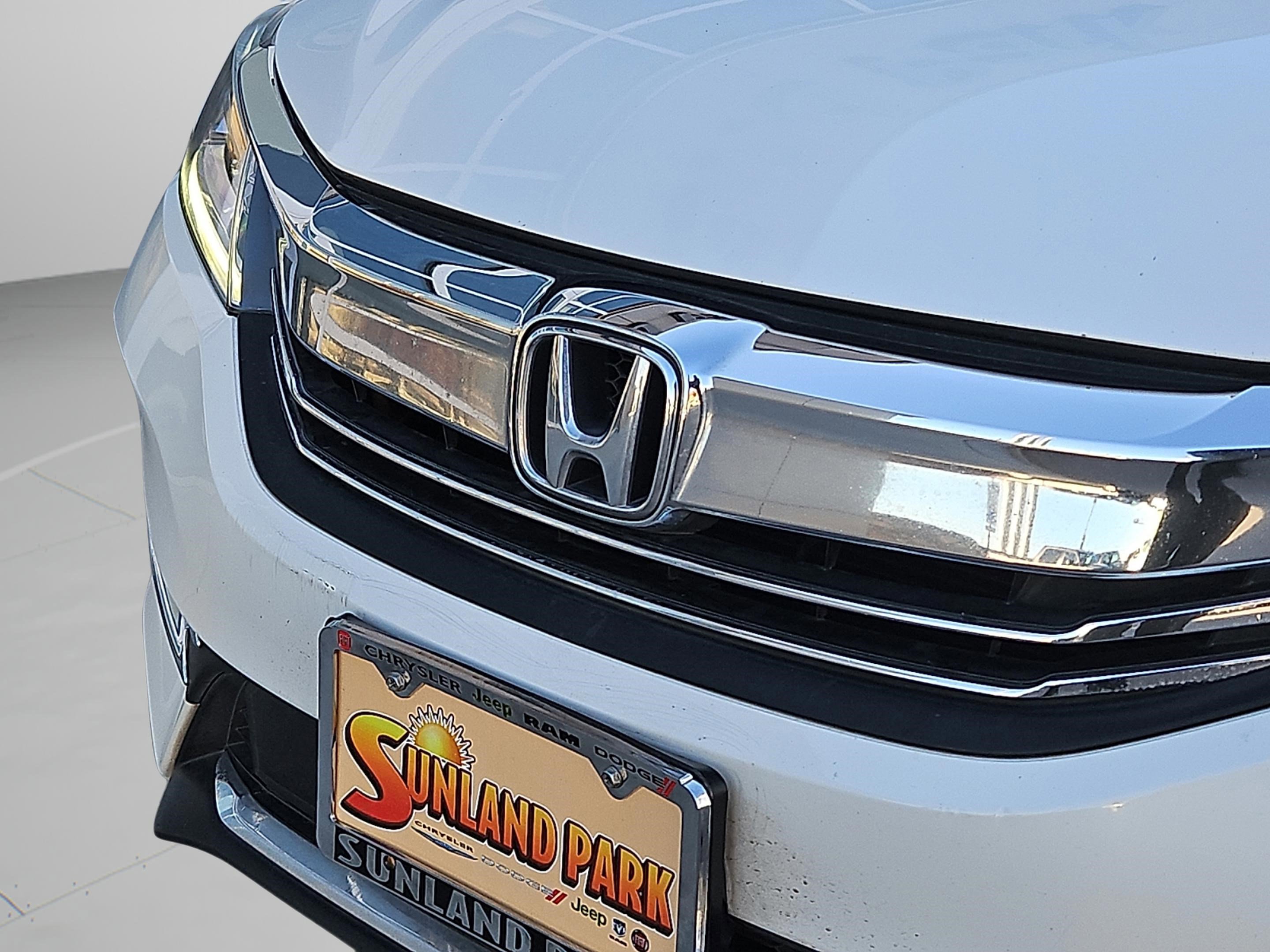 2016 Honda Accord Touring photo 4