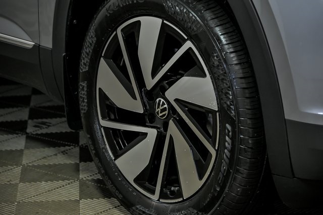 2025 Volkswagen Atlas SEL photo 3