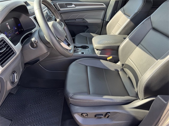 2022 Volkswagen Atlas SE photo 4