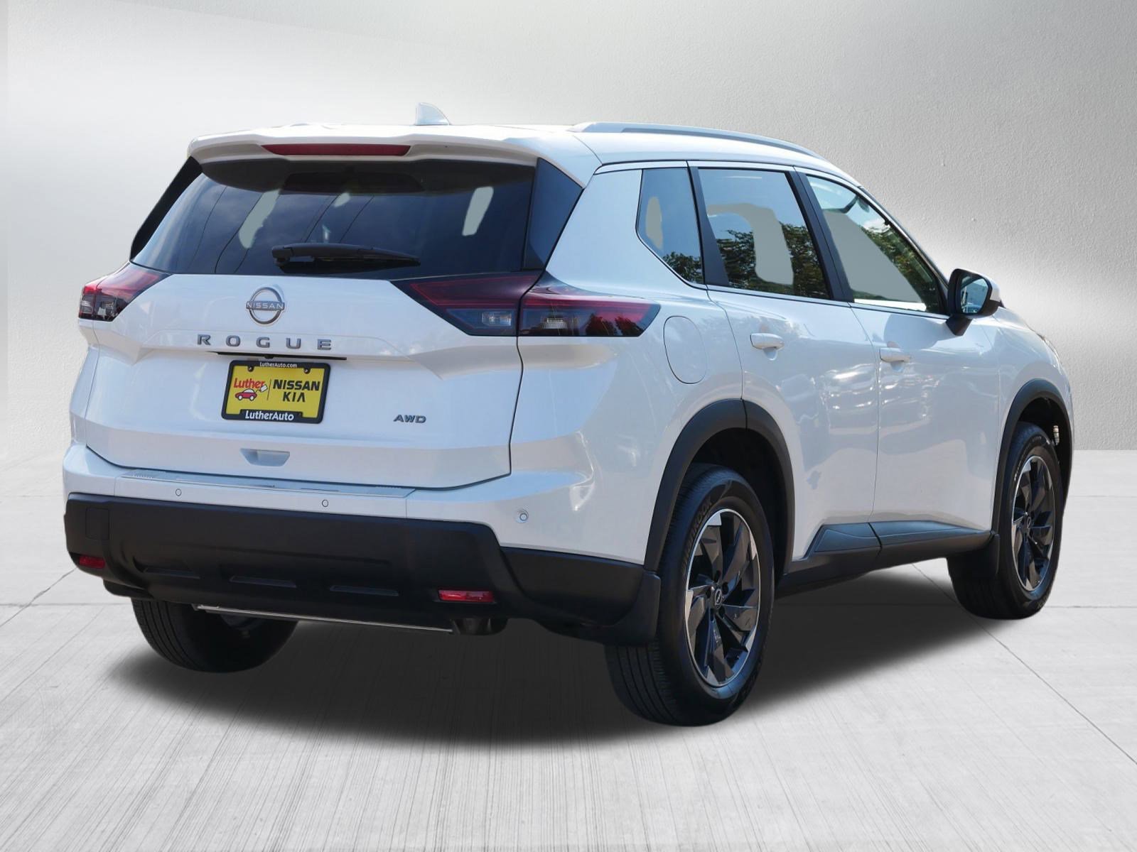 2025 Nissan Rogue SV photo 5