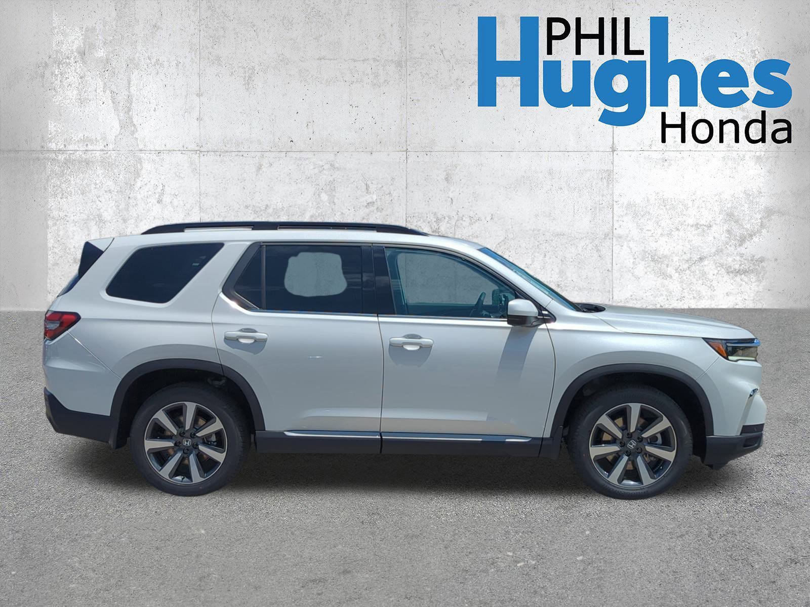 2025 Honda Pilot Touring photo 2