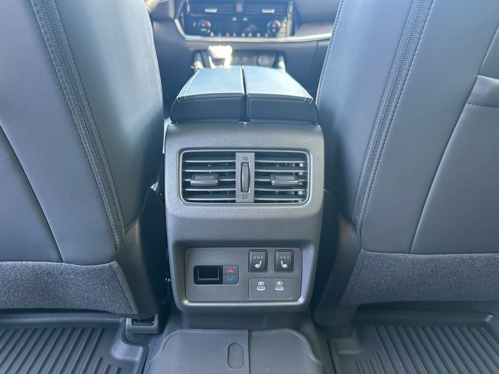 2026 Nissan Rogue Platinum photo 20