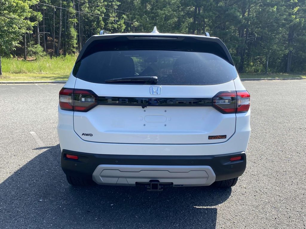 2025 Honda Pilot TrailSport photo 3