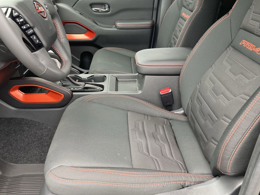2025 Nissan Frontier Crew Cab PRO-4X photo 25
