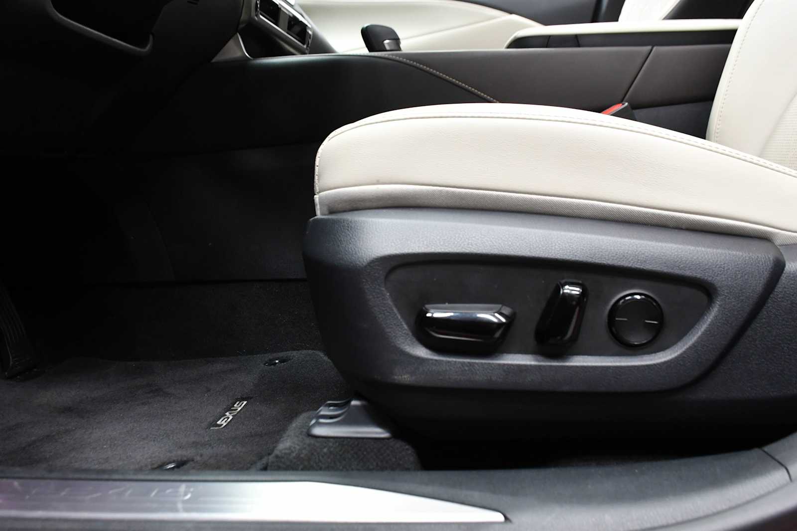 2024 Lexus RX Premium photo 14