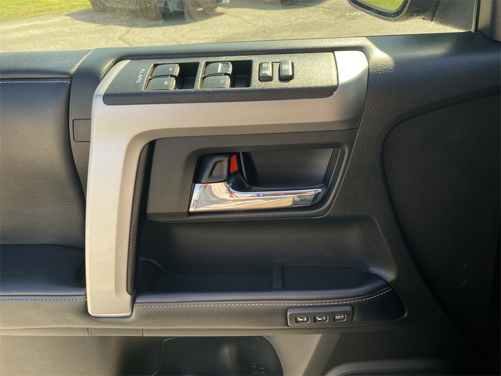 2019 Toyota 4Runner Limited photo 14
