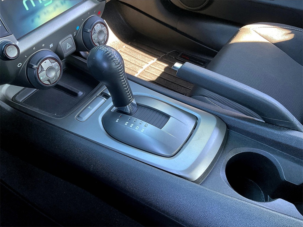 2013 Chevrolet Camaro 1LT photo 18