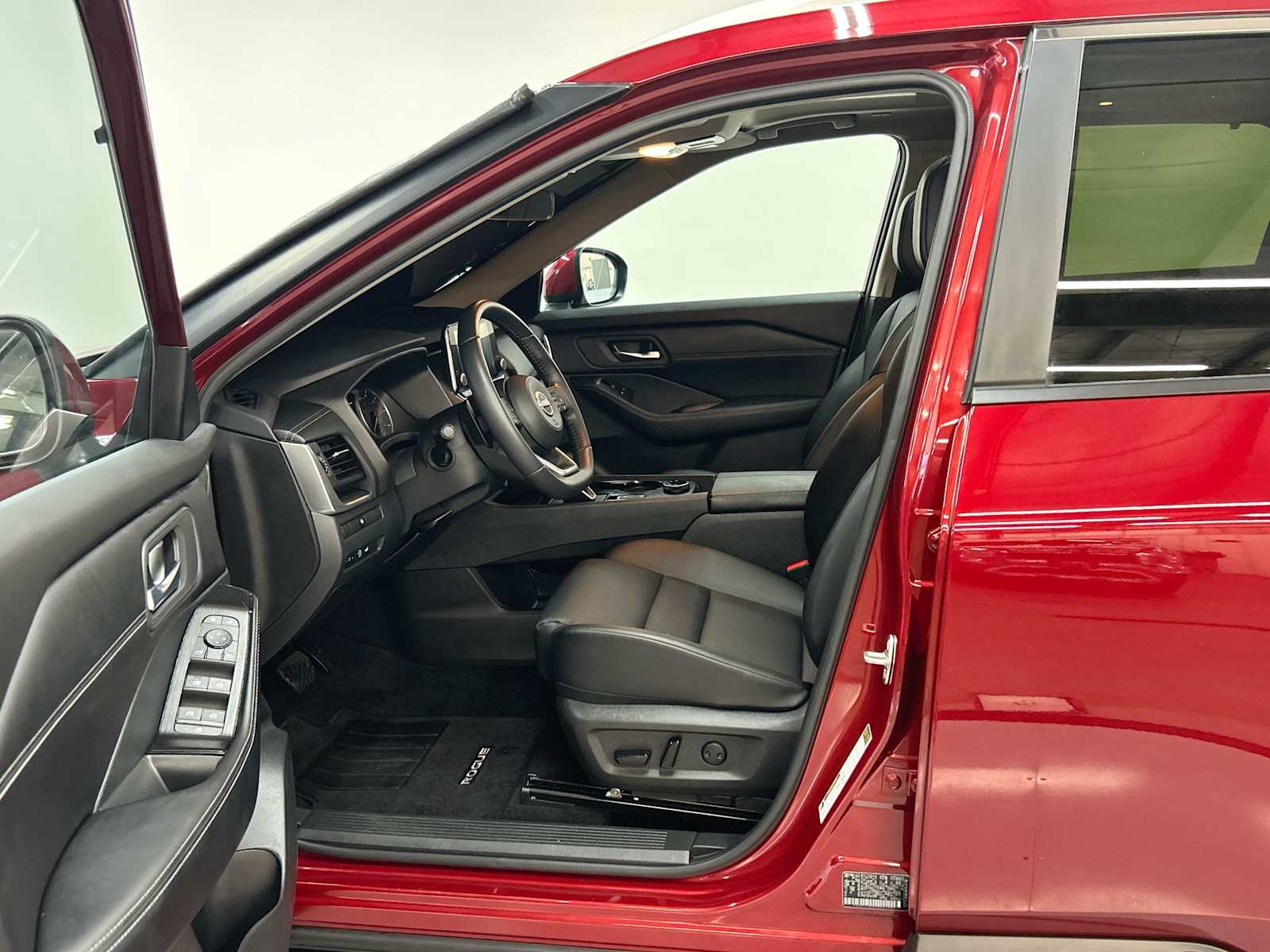 2024 Nissan Rogue SV photo 13