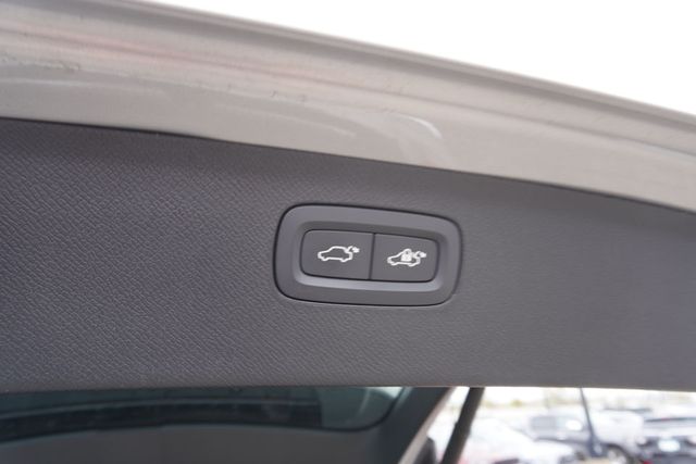 2024 Volvo XC90 B5 Plus photo 24