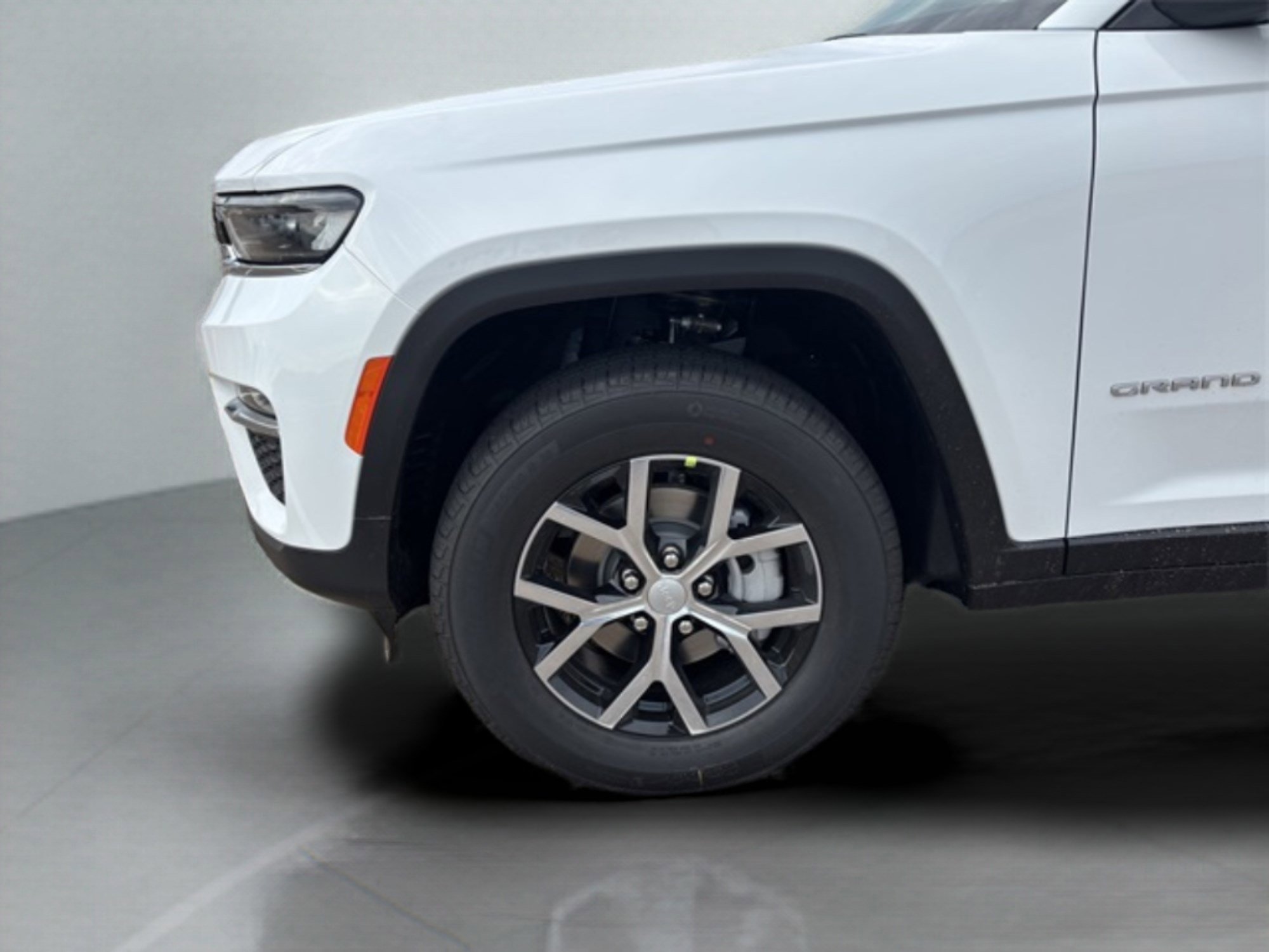 2025 Jeep Grand Cherokee Limited photo 7