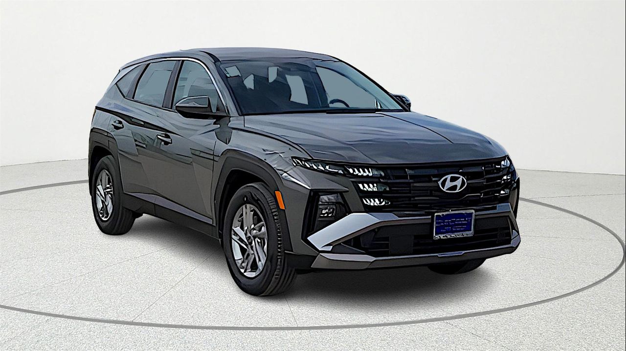 2026 Hyundai Tucson SE's photo
