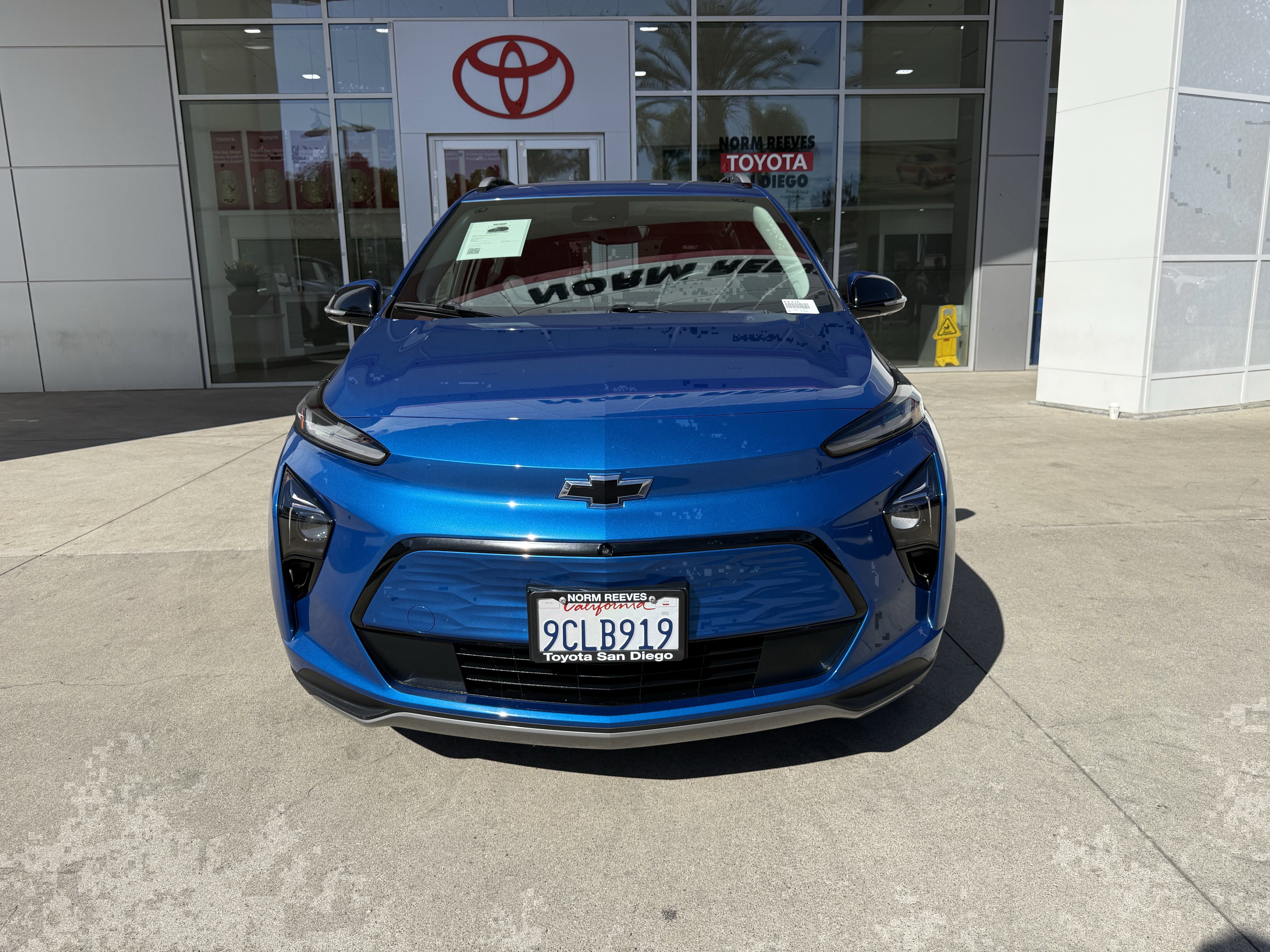 Used 2022 Chevrolet Bolt EUV Premier with VIN 1G1FZ6S02N4133481 for sale in Cerritos, CA