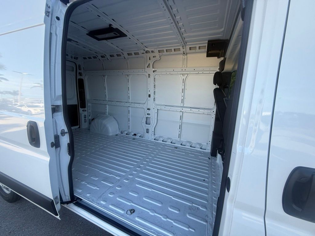 2026 Ram ProMaster 3500 photo 3