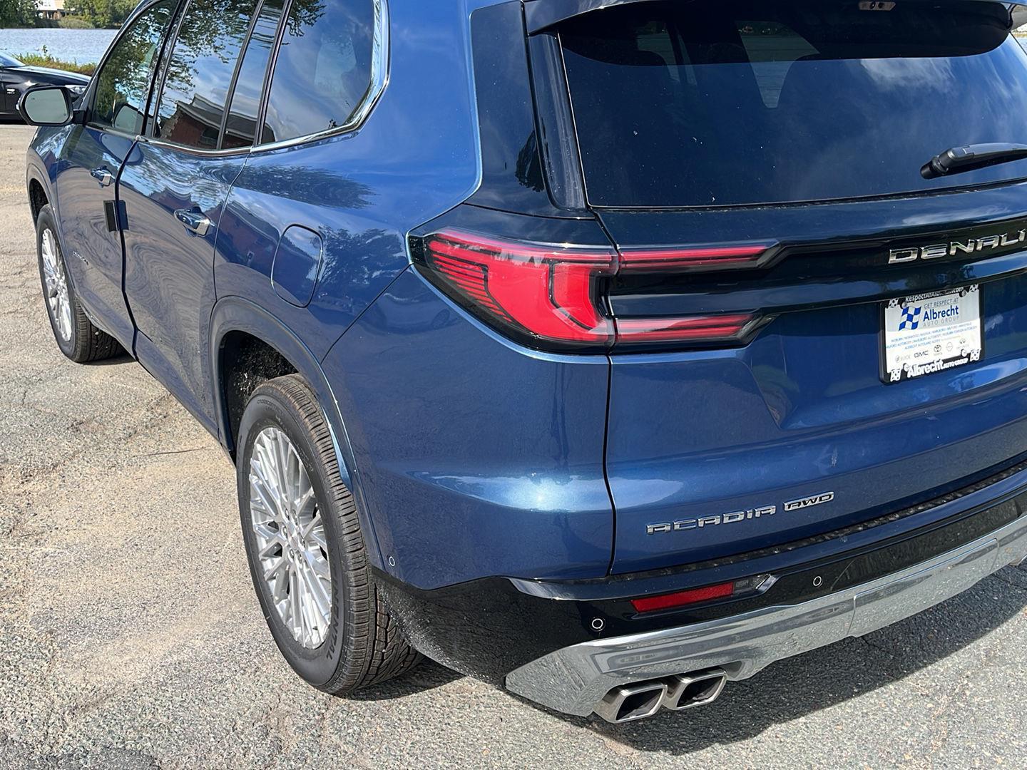 2026 Gmc Acadia Denali photo 2
