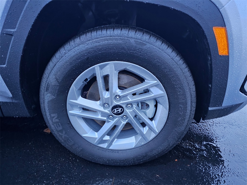 2025 Hyundai Tucson SE photo 4