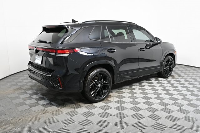 2026 Volkswagen Tiguan SE R-Line Black photo 3