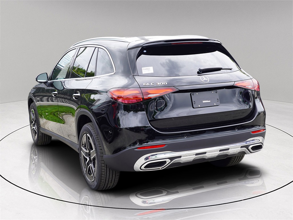 2026 Mercedes Benz GLC 300 photo 4