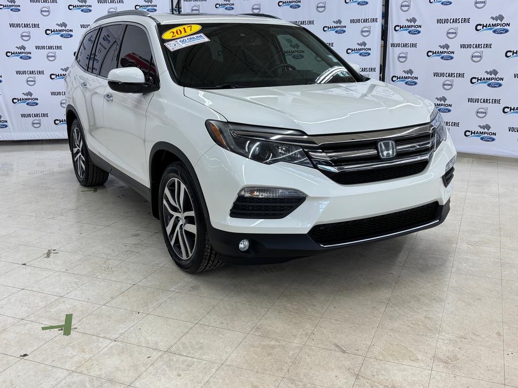 2017 Honda Pilot Elite's photo