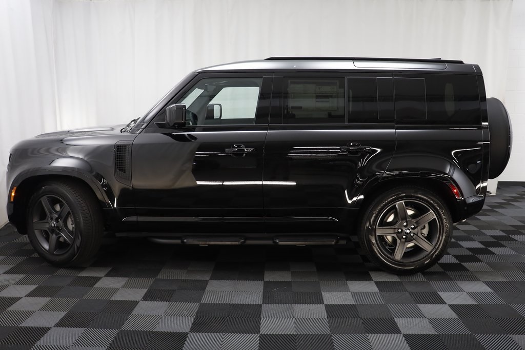 2025 Land Rover Defender 110 X-Dynamic SE photo 5