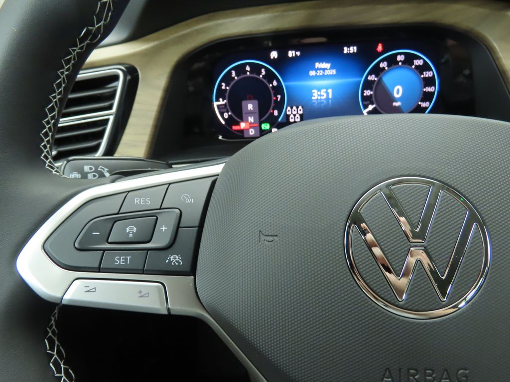 2026 Volkswagen Atlas SE Technology photo 11