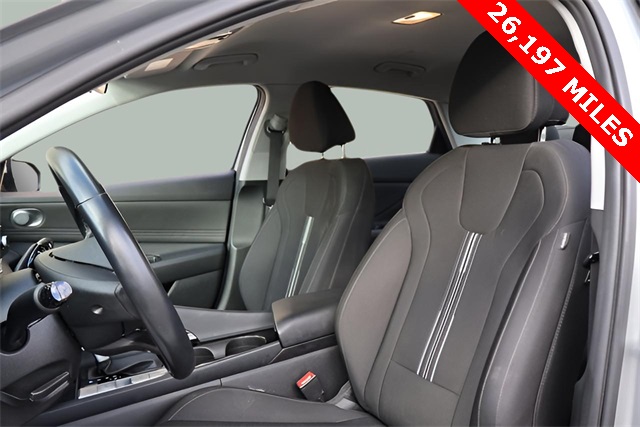 2022 Hyundai Elantra SEL Convenience photo 4