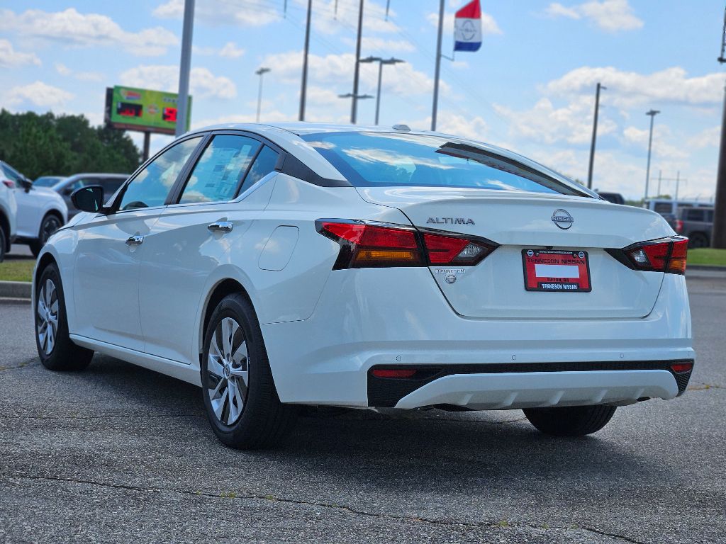 2025 Nissan Altima S photo 4