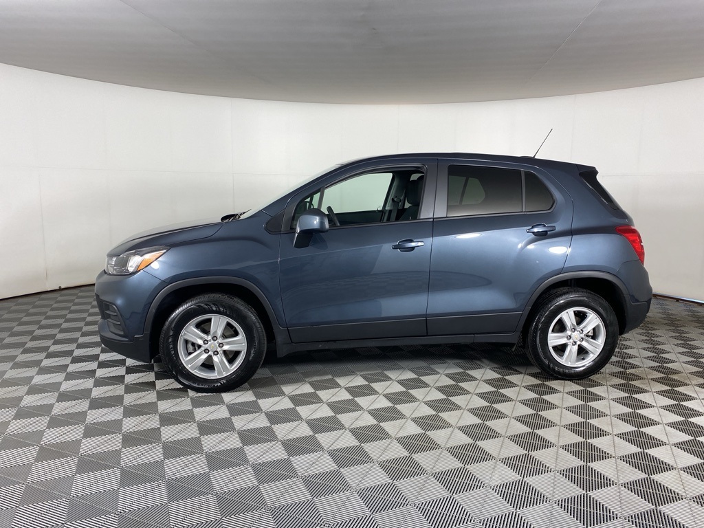 2022 Chevrolet Trax LS photo 4