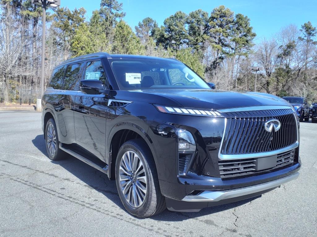 2025 Infiniti QX80 Luxe photo 3
