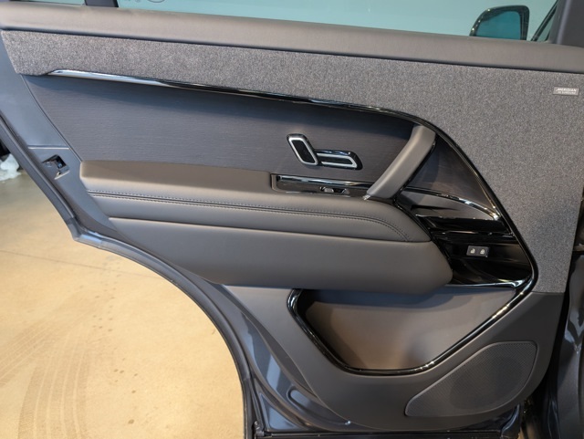 2025 Land Rover Range Rover Sport SE photo 22