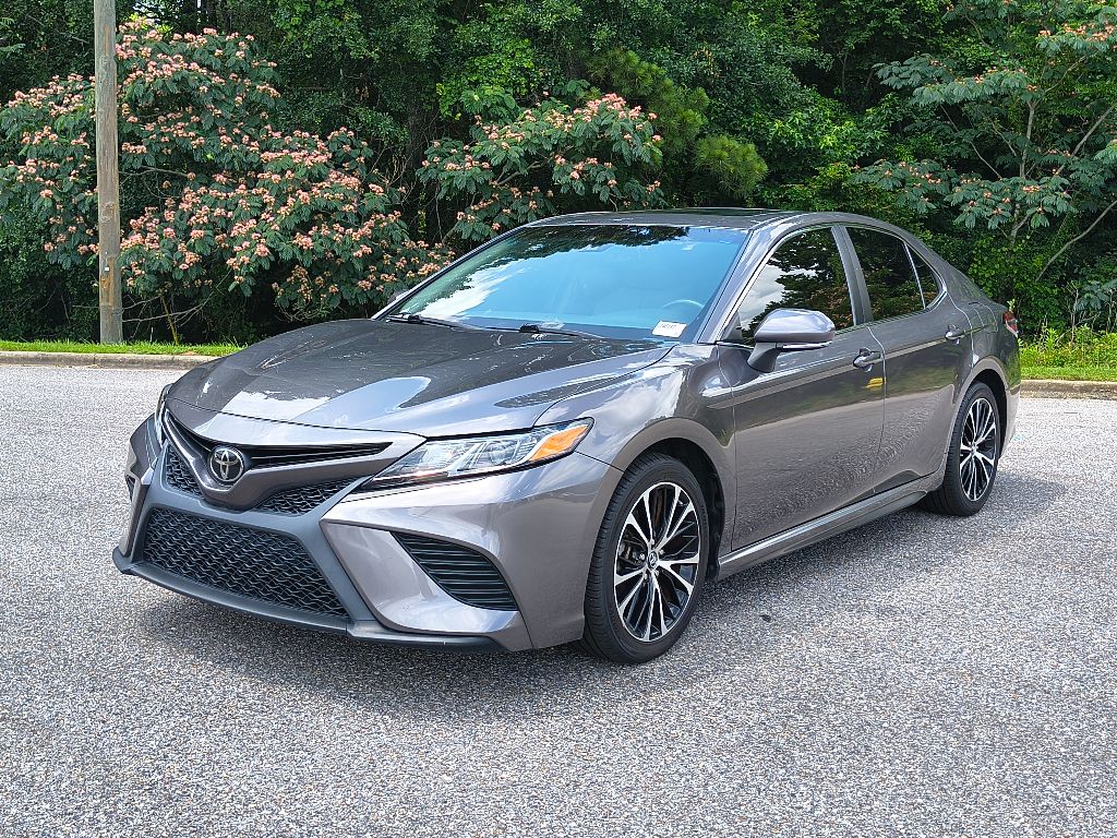 Used 2018 Toyota Camry SE with VIN 4T1B11HK7JU046187 for sale in Greenville, AL