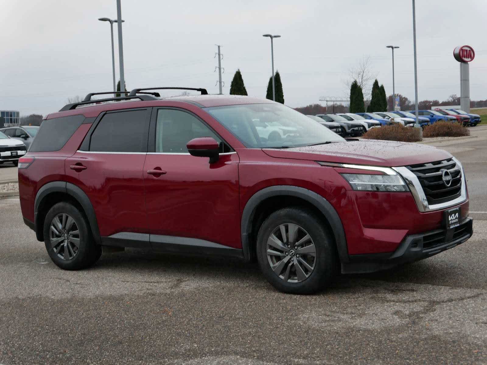 2022 Nissan Pathfinder SV