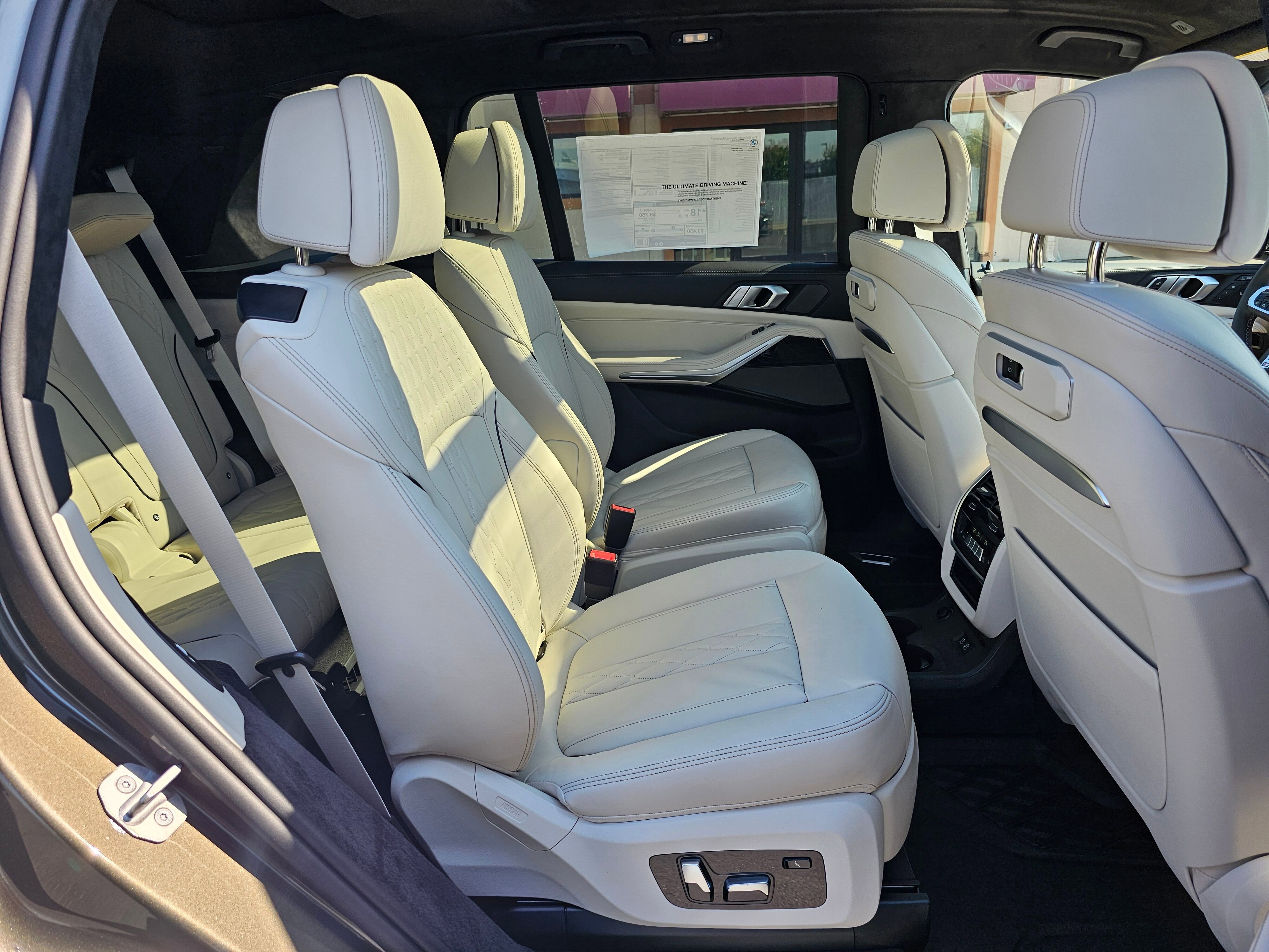 2026 Bmw X7 M60i photo 3