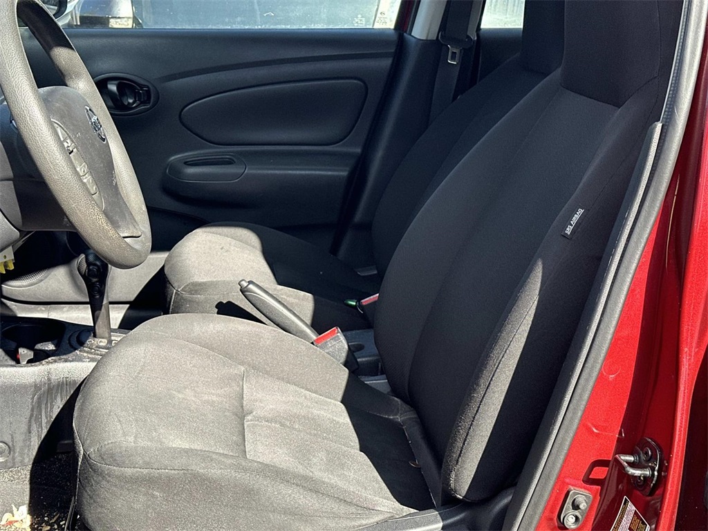 2016 Nissan Versa 1.6 Plus photo 4