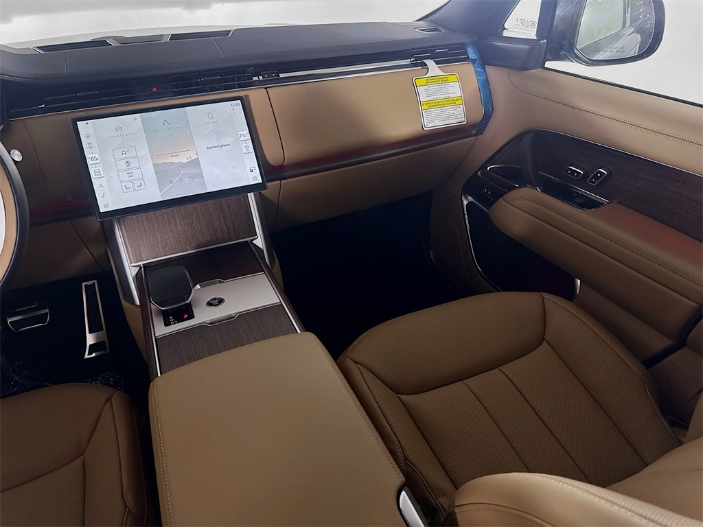 2025 Land Rover Range Rover SE photo 18